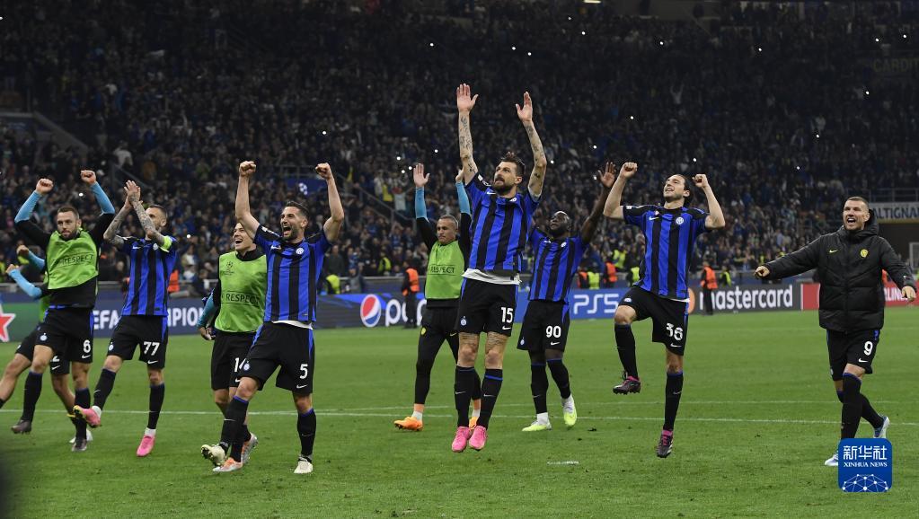 热议成都平广岛：联赛亚冠都蛮硬；租德尔加多需下载反诈app（成都与广岛握手言和引热议：联赛亚冠双线硬仗；租借德尔加多需先安装反诈App）