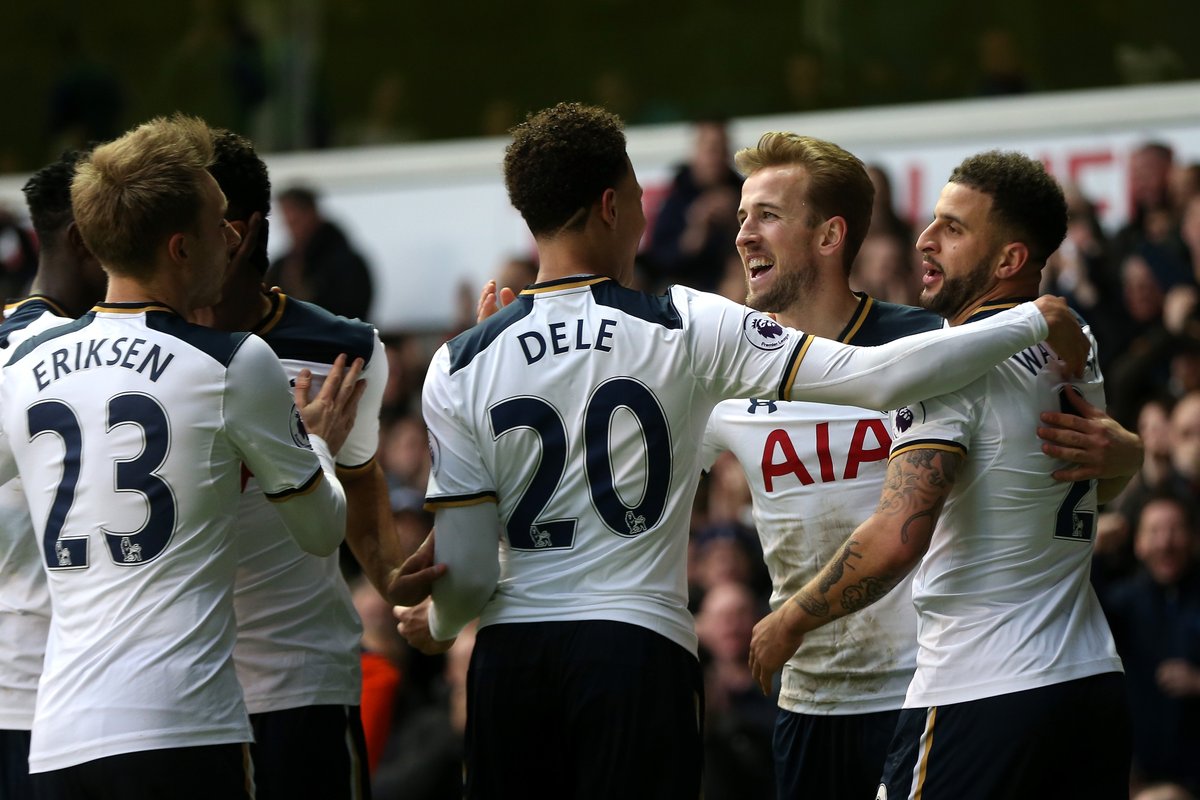 广东男篮在俱乐部杯赛中以90-70战胜广州男篮，小将王洪泽表现突出，阵容实力强劲。（俱乐部杯：广东90-70力克广州，王洪泽高光，阵容实力尽显）