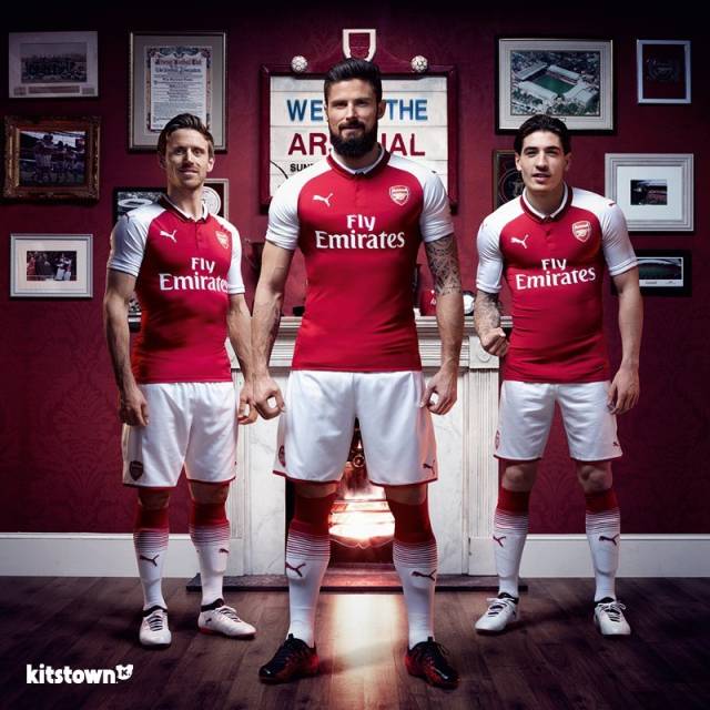 足球评论员兼作家，退役后的克拉默已在创作个人第二部小说（克拉默退役后身兼足球评论员与作家，正着手创作第二部小说）