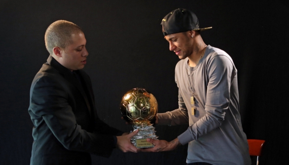 切尔西客战伯恩利冲击7连胜，历史数据呈碾压之势（切尔西客场对阵伯恩利冲击七连胜，历史交锋占据压倒性优势）