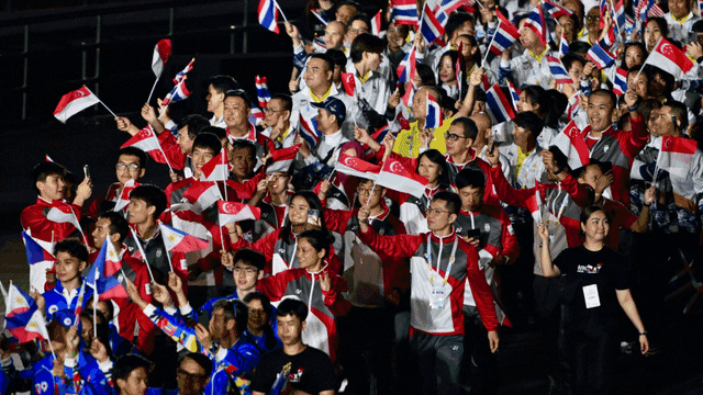 北青：新国足考虑1月初展开集训，分为国内国外两阶段进行（北青：新国足计划于1月初开启集训，分国内与海外两阶段进行）