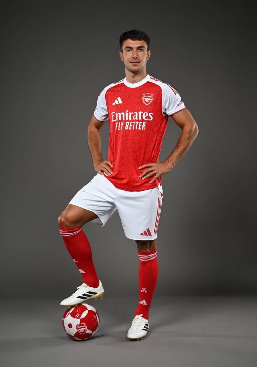 詹卢卡-西蒙尼谈朱利亚诺：父亲总说他是最好的，他前途无量（詹卢卡-西蒙尼评朱利亚诺：父亲常称他最棒，未来无可限量）