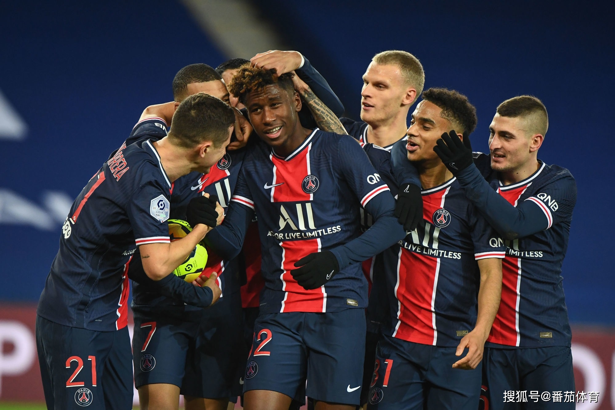 篮球火箭球员连续三场命中关键投篮（火箭球员三场连中关键投篮）