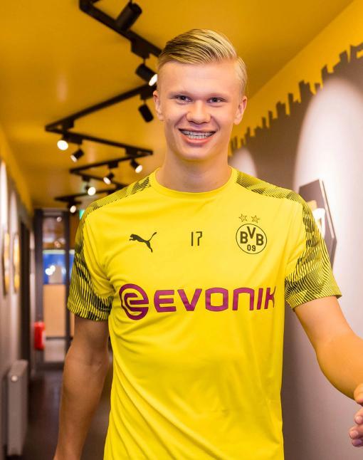 迈阿密国际4-0辛辛那提晋级四强，梅西助攻戴帽+头球破门，阿连德双响