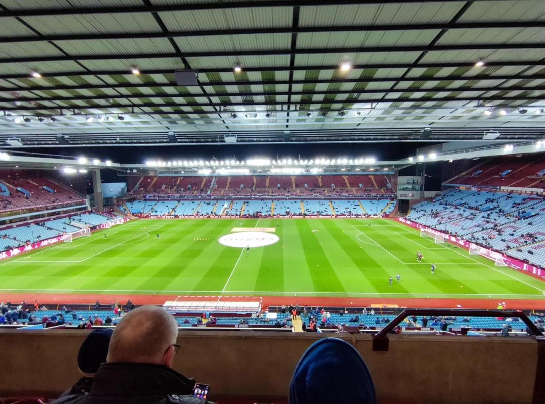 他是唯一能稳住局面的那个人（稳住局面，非他莫属）