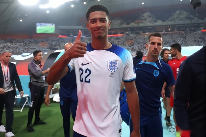 弗洛伦齐谈罗马vs那不勒斯争议判罚：拉赫马尼没有对科内犯规（弗洛伦齐评罗马战那不勒斯判罚争议：拉赫马尼未对科内犯规）