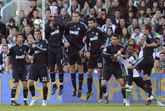 剑南春｜国米2-0客胜比萨，劳塔罗梅开二度，巴雷拉送助攻（剑南春｜国米客场2-0击败比萨，劳塔罗独中两元，巴雷拉奉献助攻）