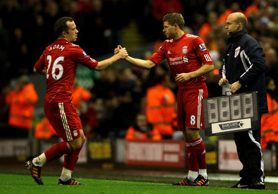 邓弗里斯：希望两到三周内复出，我们的球队就像一个大家庭（邓弗里斯：争取两三周内复出，球队氛围如同一家人）