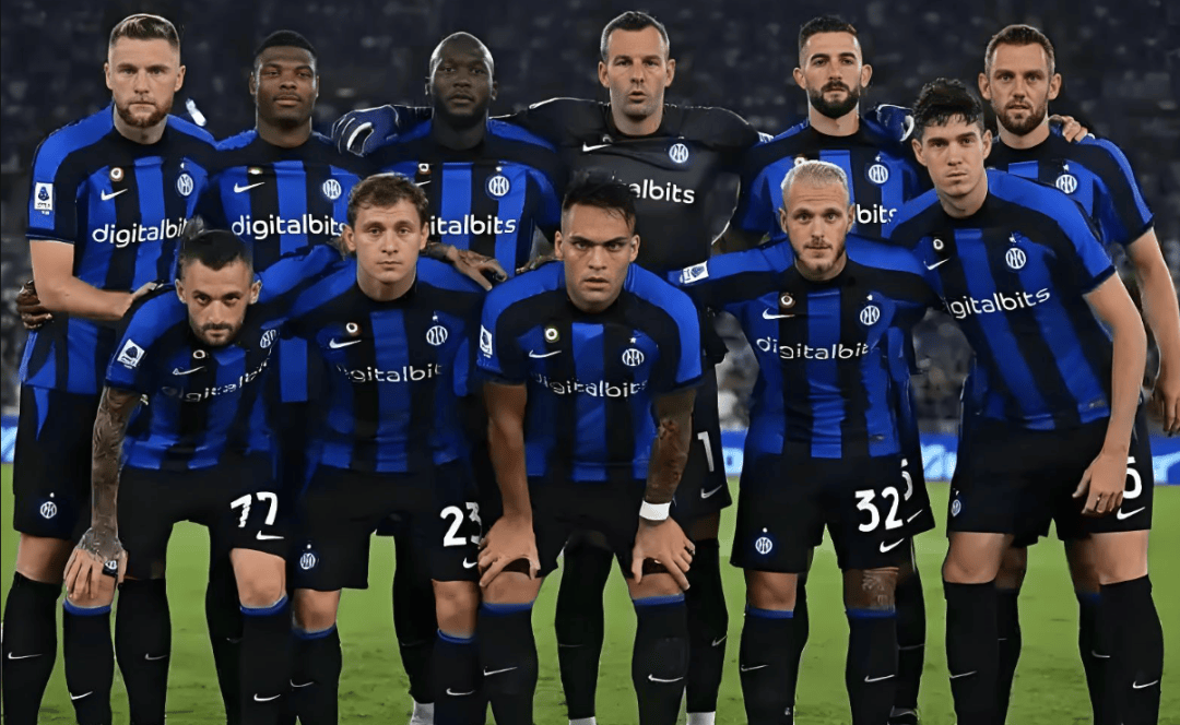 这脚传球是不是开挂？（这一脚传球逆天了吧？）