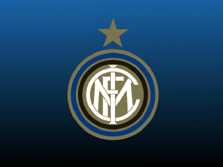 记者：弗拉霍维奇遭佛罗伦萨球迷种族歧视侮辱，导致比赛中断（弗拉霍维奇遭佛罗伦萨球迷种族歧视，比赛一度中断）